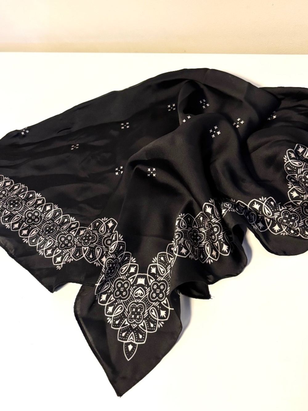 Zara Festival Silky Satin Square Bandana Scarf Black White Floral Paisley Border